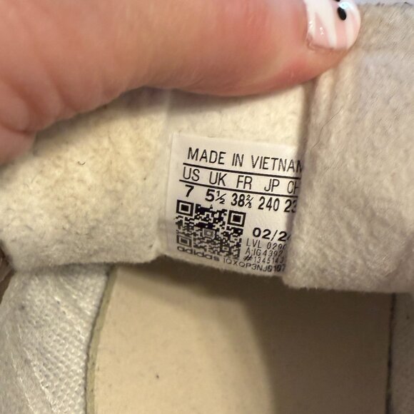 ADIDAS Gazelle Shoes Earth Strata / Wonder White / Off White IG4392  Women's 7 - Picture 11 of 16